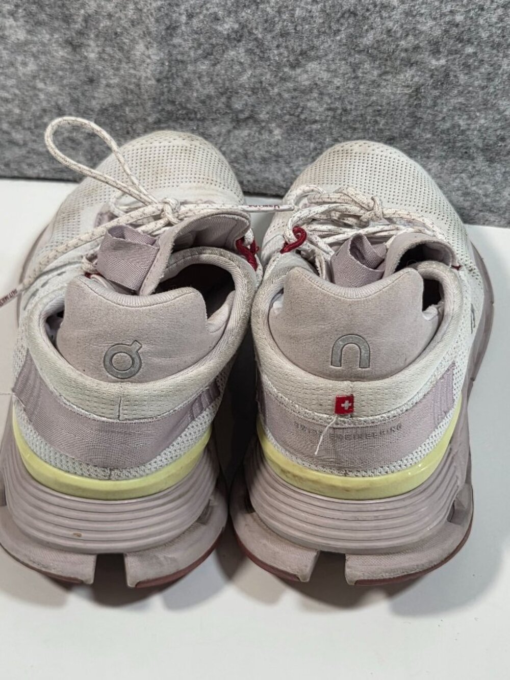 On CloudTec Sneakers Womens 9 Gray Pink Yellow Running Athleisure Streetwear - Picture 5 of 9